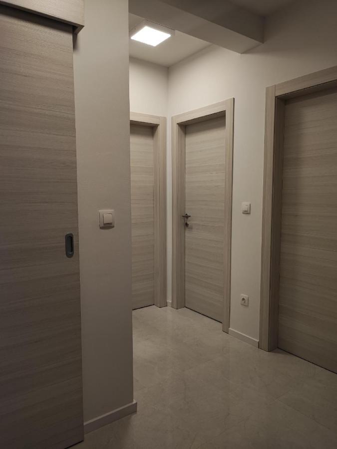 Apartman Plum - Self Check In, Free Parking Осиек Екстериор снимка